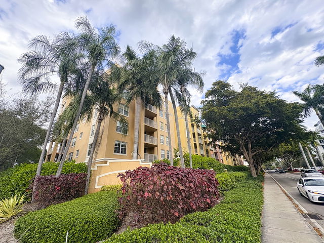 The Yacht Club at Aventura  photo 3